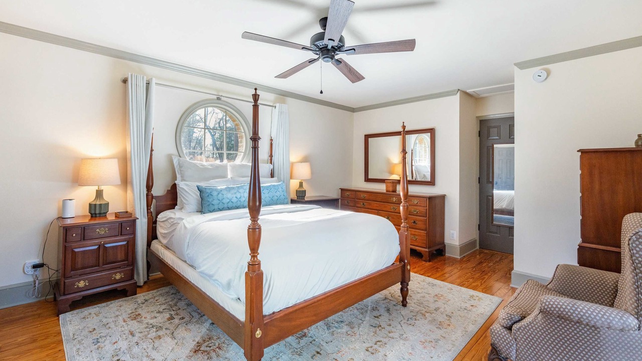 Photo of Bedroom in Aldie