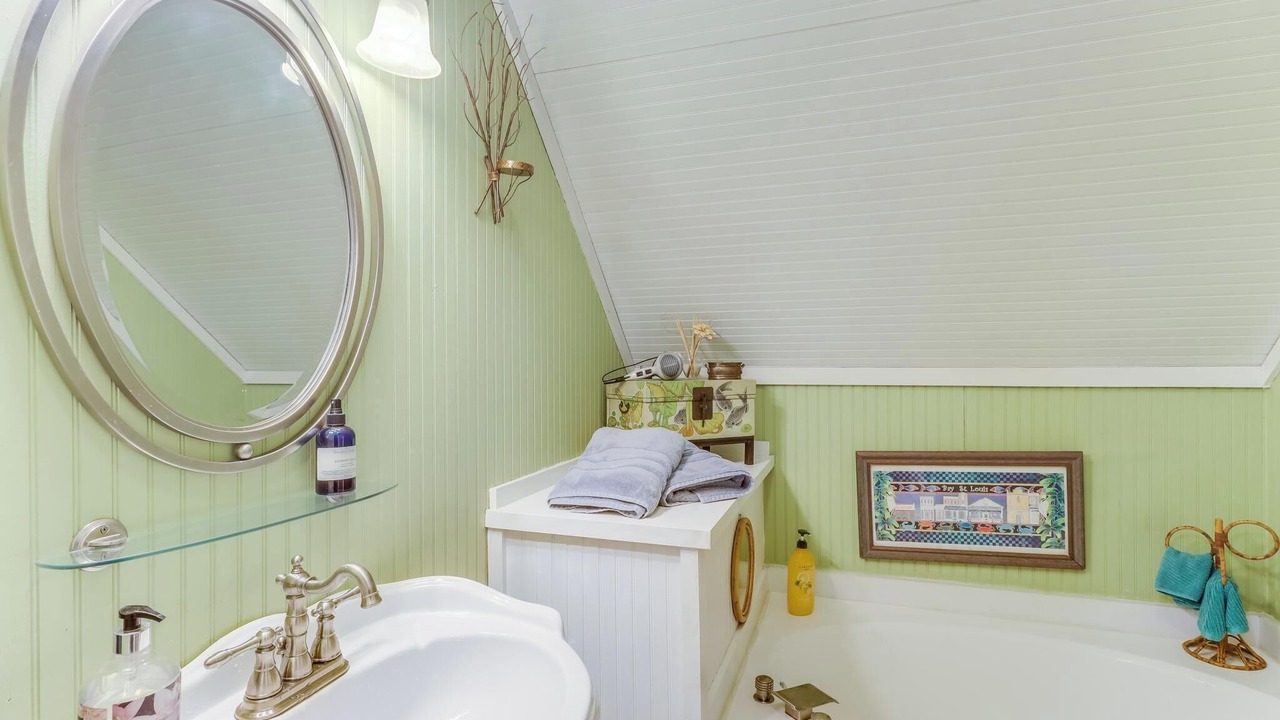 Photo of Bathroom in Waveland