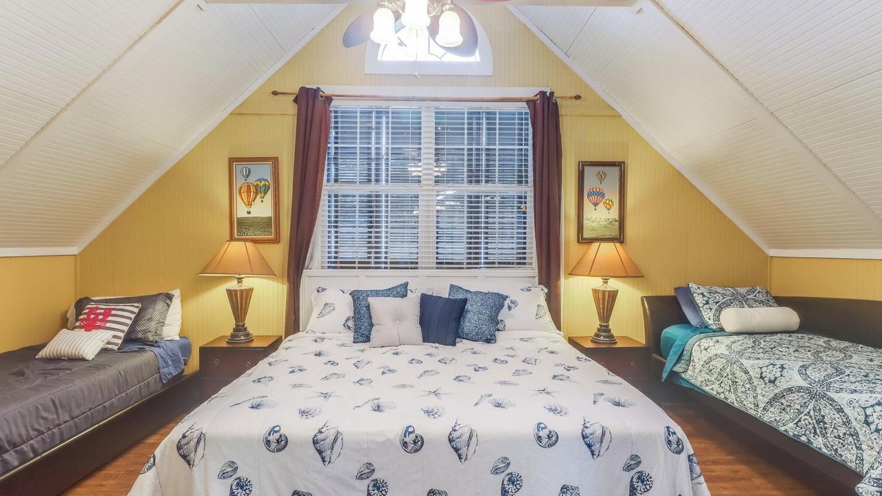 Photo of Bedroom in Waveland