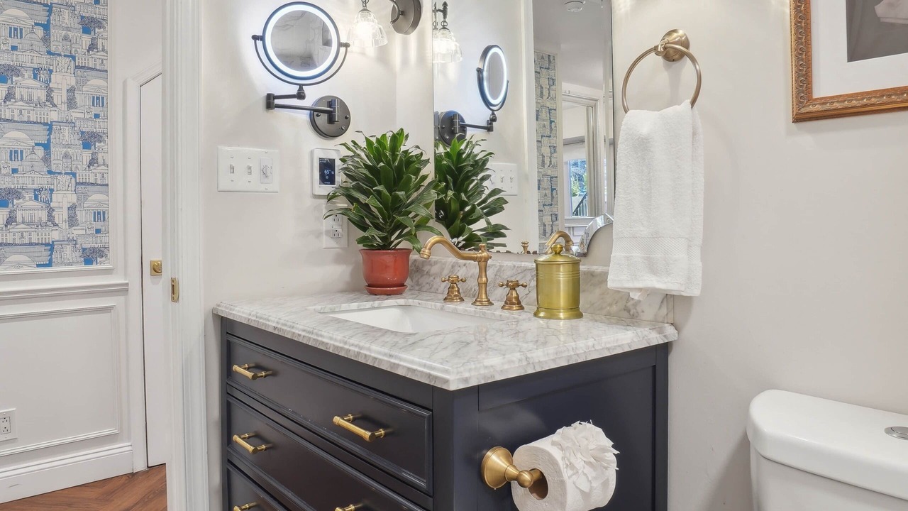 Photo of Bathroom in Hill East