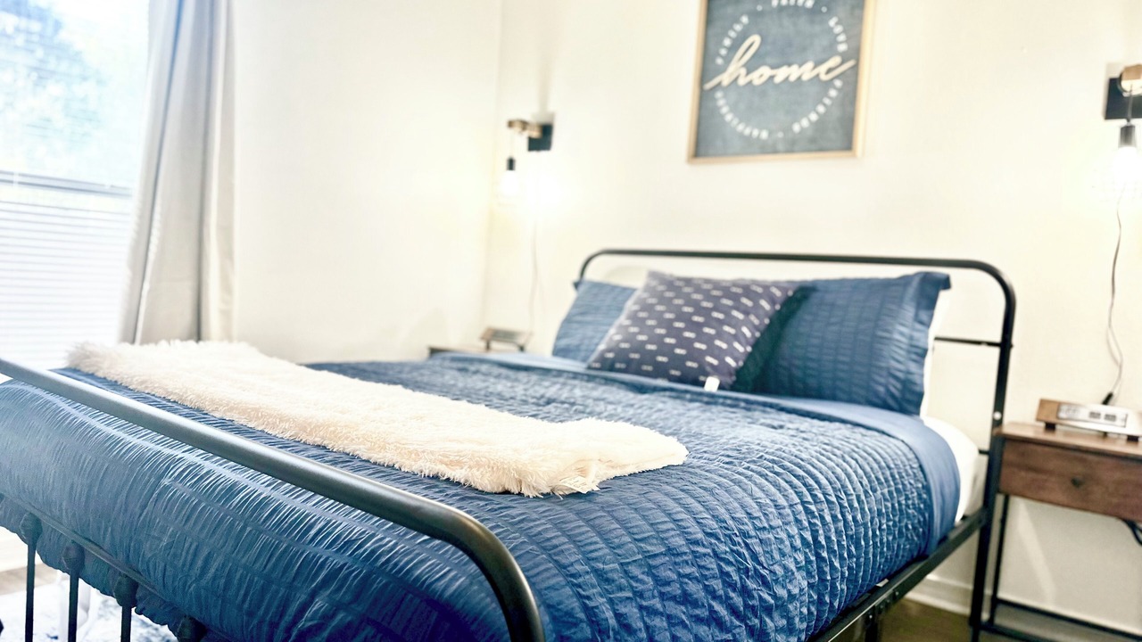 Photo of Bedroom in Pascagoula