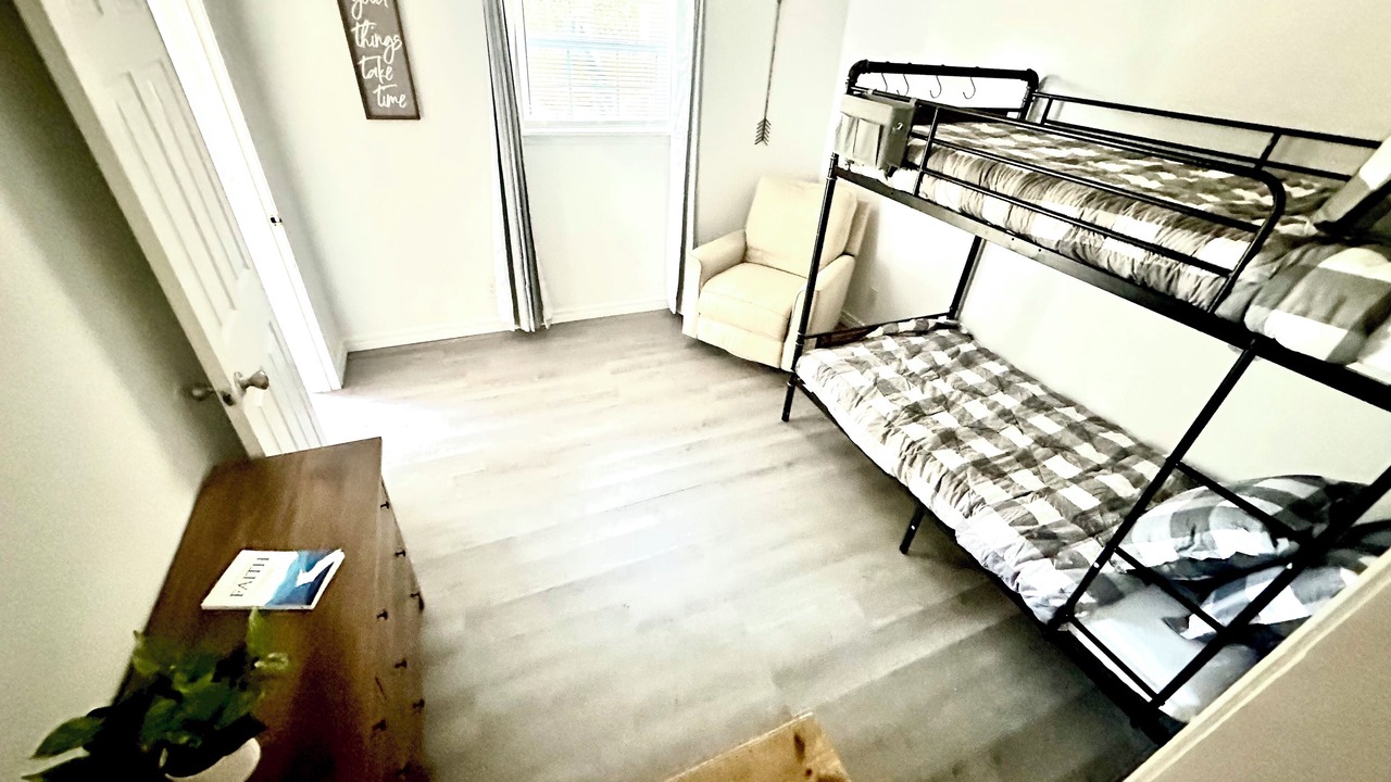 Photo of Bedroom in Pascagoula