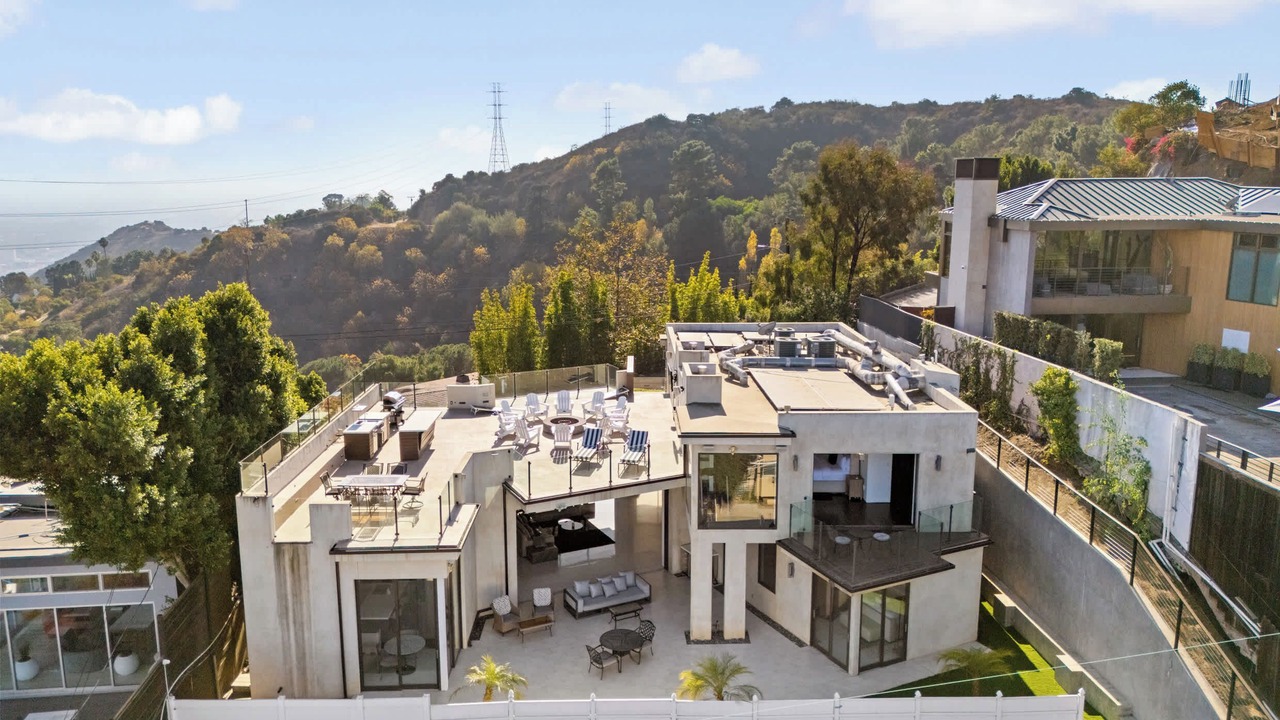 Photo of Outdoor in Hollywood Hills