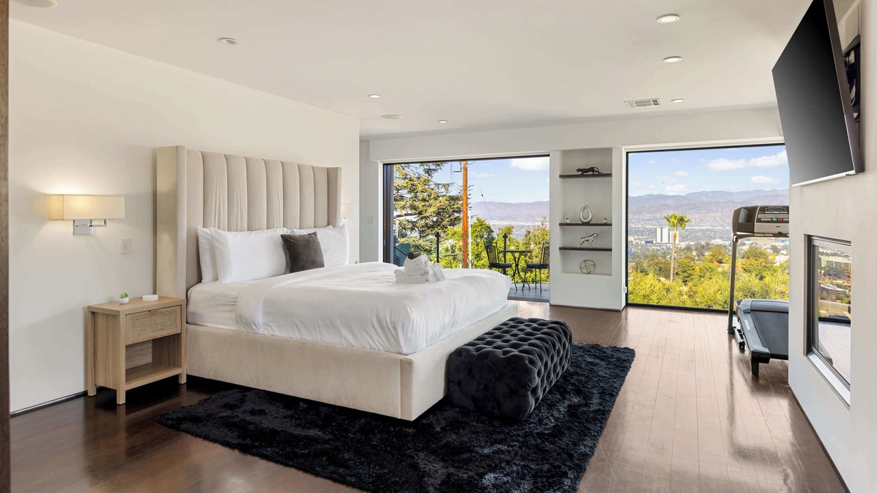 Photo of Livingroom in Hollywood Hills