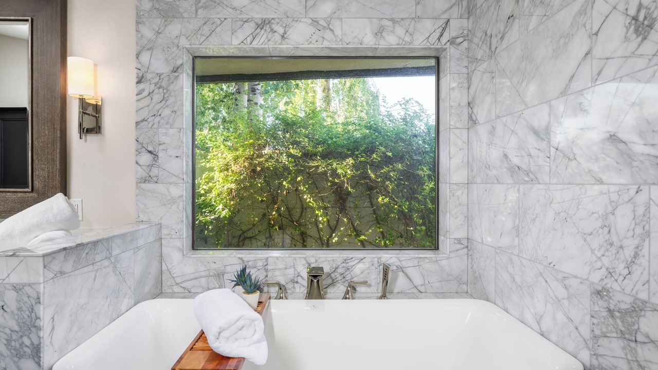 Photo of Bathroom in Sweetwater Street East