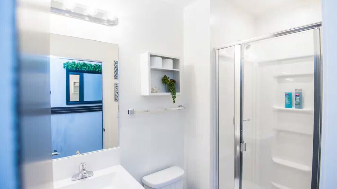 Photo of Bathroom in Downtown Los Angeles
