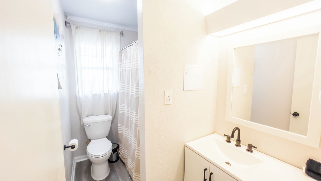 Photo of Bathroom in Dauphin Island