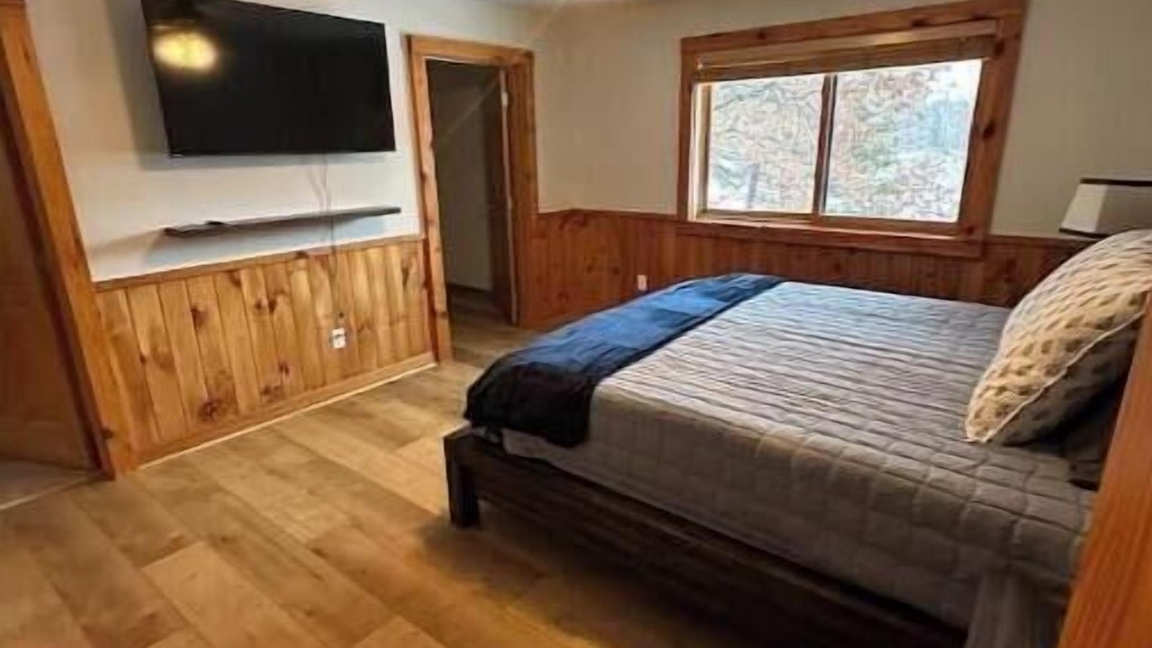 Photo of Bedroom in Crosslake