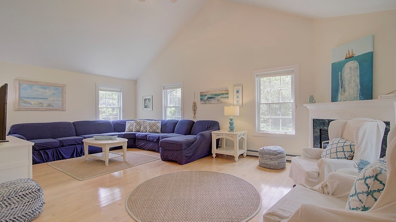 Photo of Livingroom in Brewster