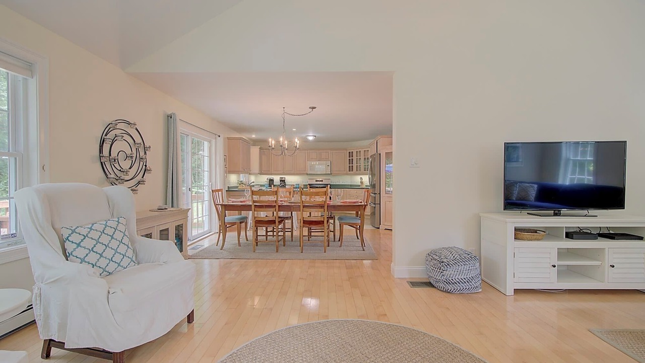 Photo of Livingroom in Brewster