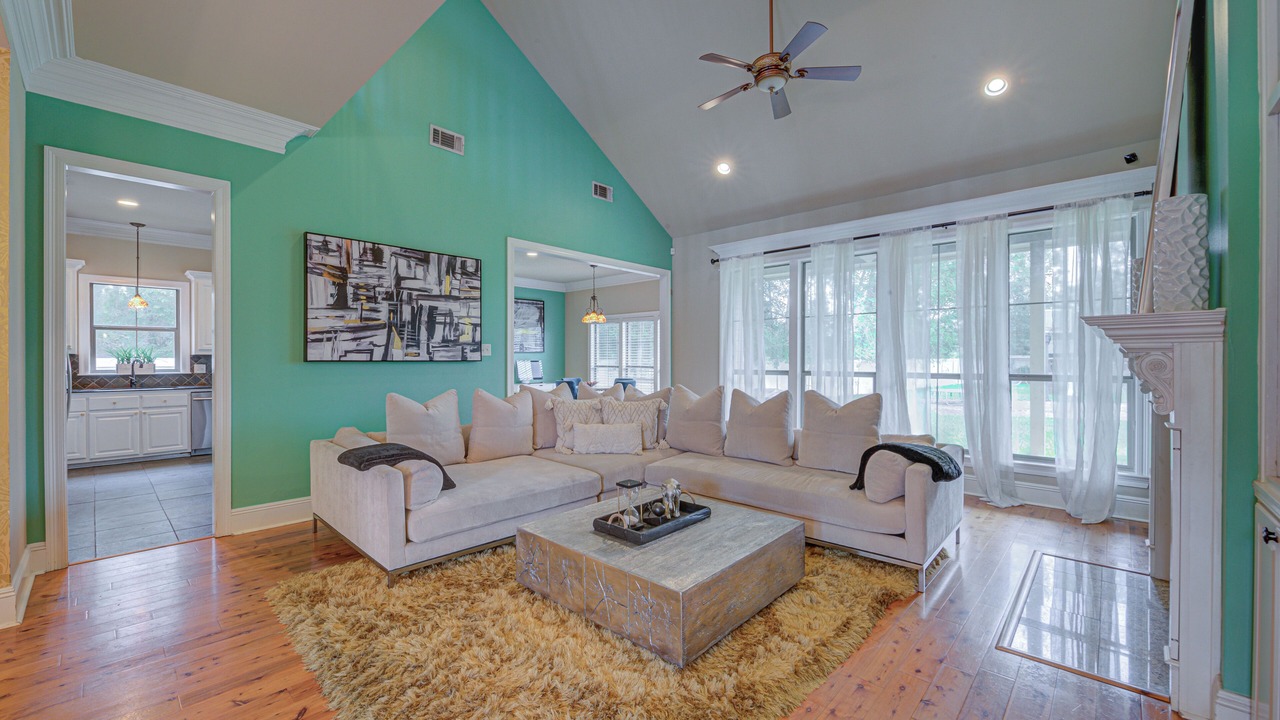 Photo of Livingroom in Prairieville