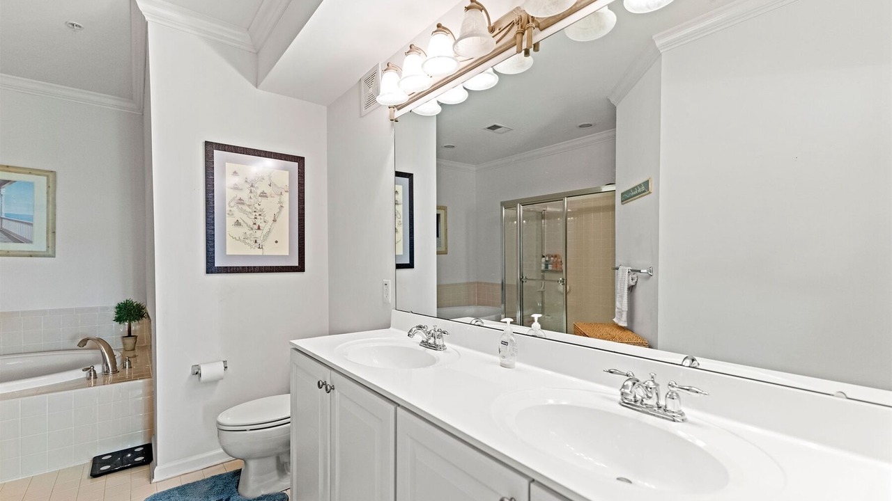 Photo of Bathroom in Sunset Island