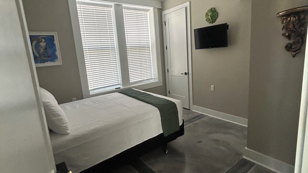 Photo of Bedroom in Crowley