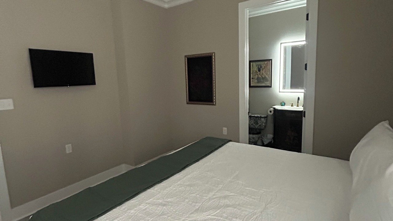 Photo of Bedroom in Crowley