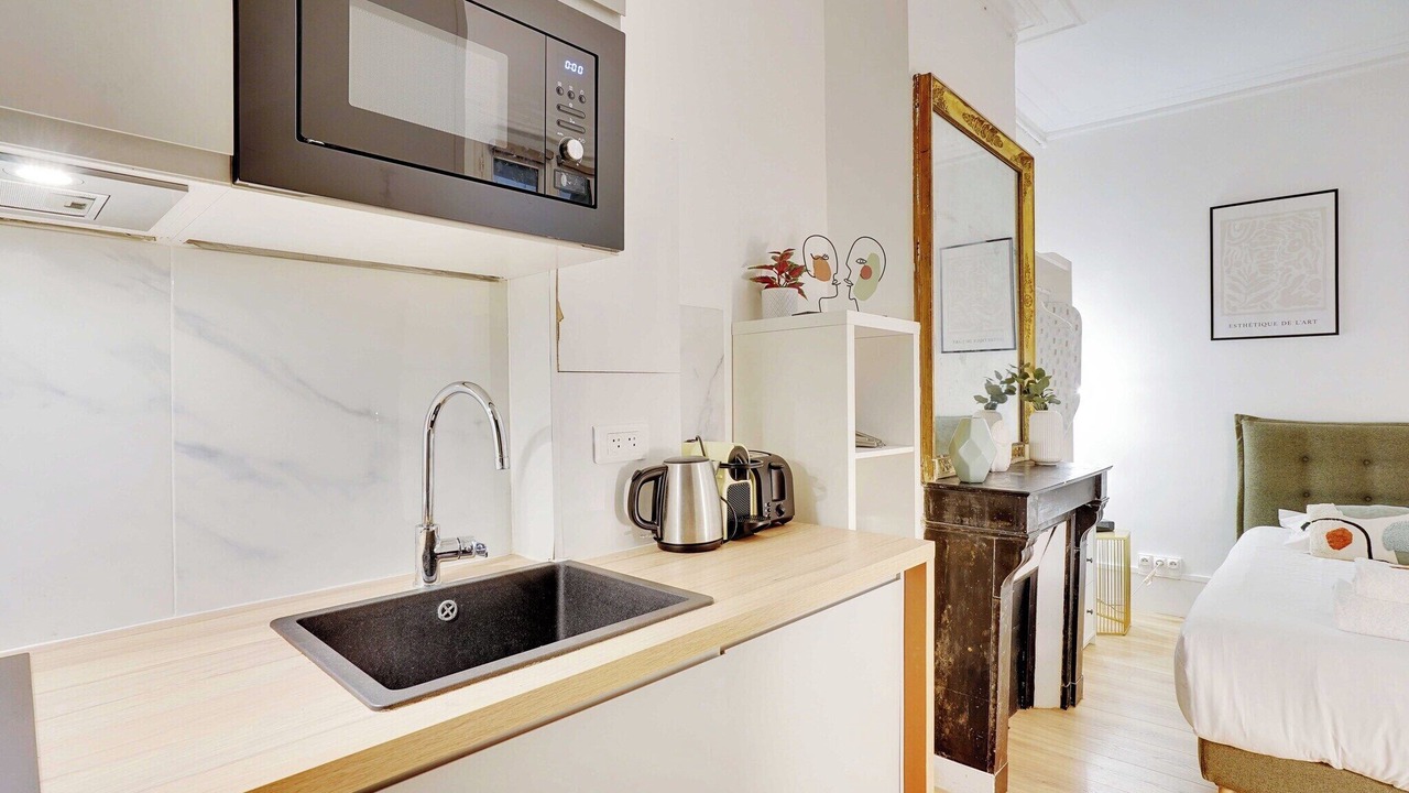 Photo of Bedroom in 8th Arrondissement