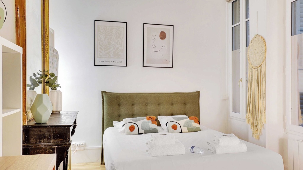Photo of Bedroom in 8th Arrondissement