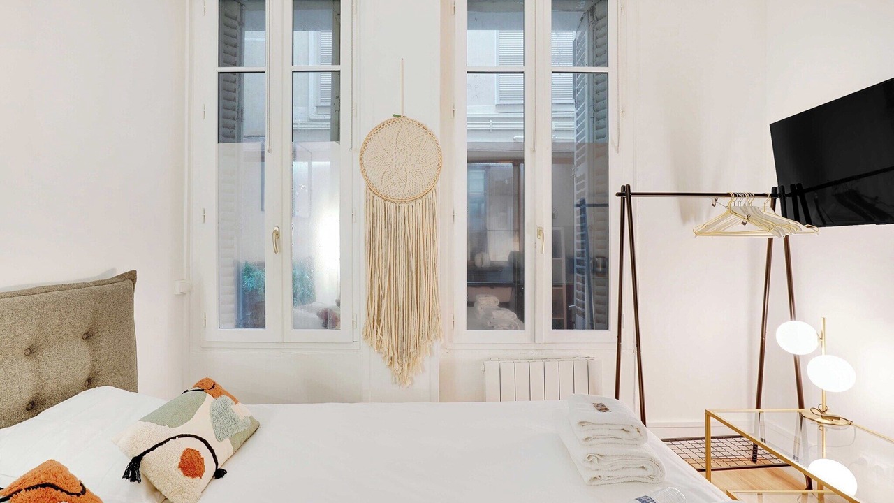 Photo of Bedroom in 8th Arrondissement