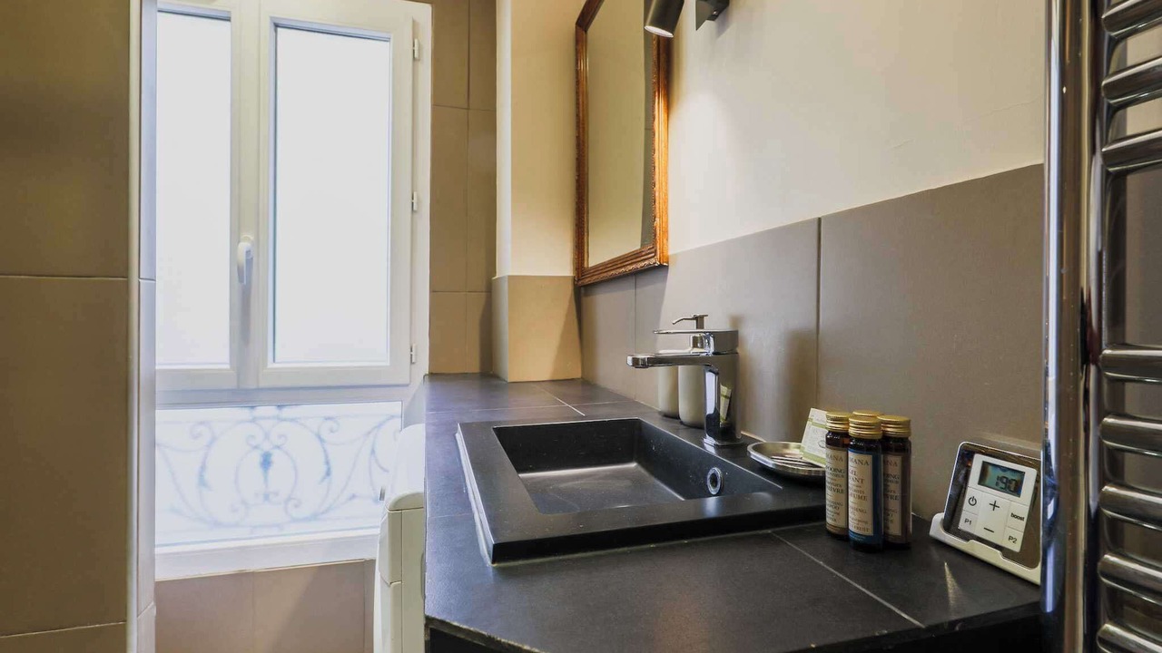 Photo of Bathroom in Quartier de la Plaine-de-Monceaux
