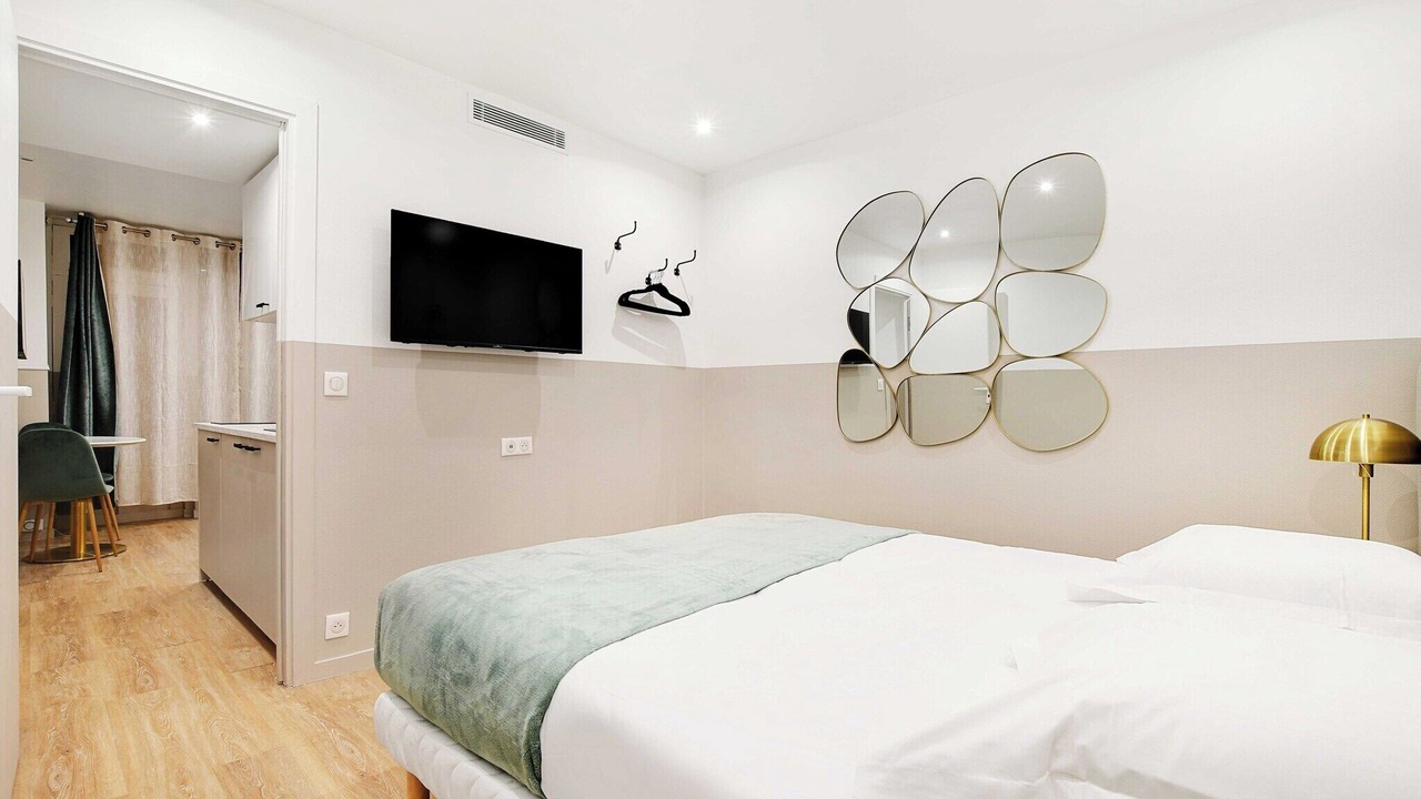 Photo of Bedroom in 18th Arrondissement