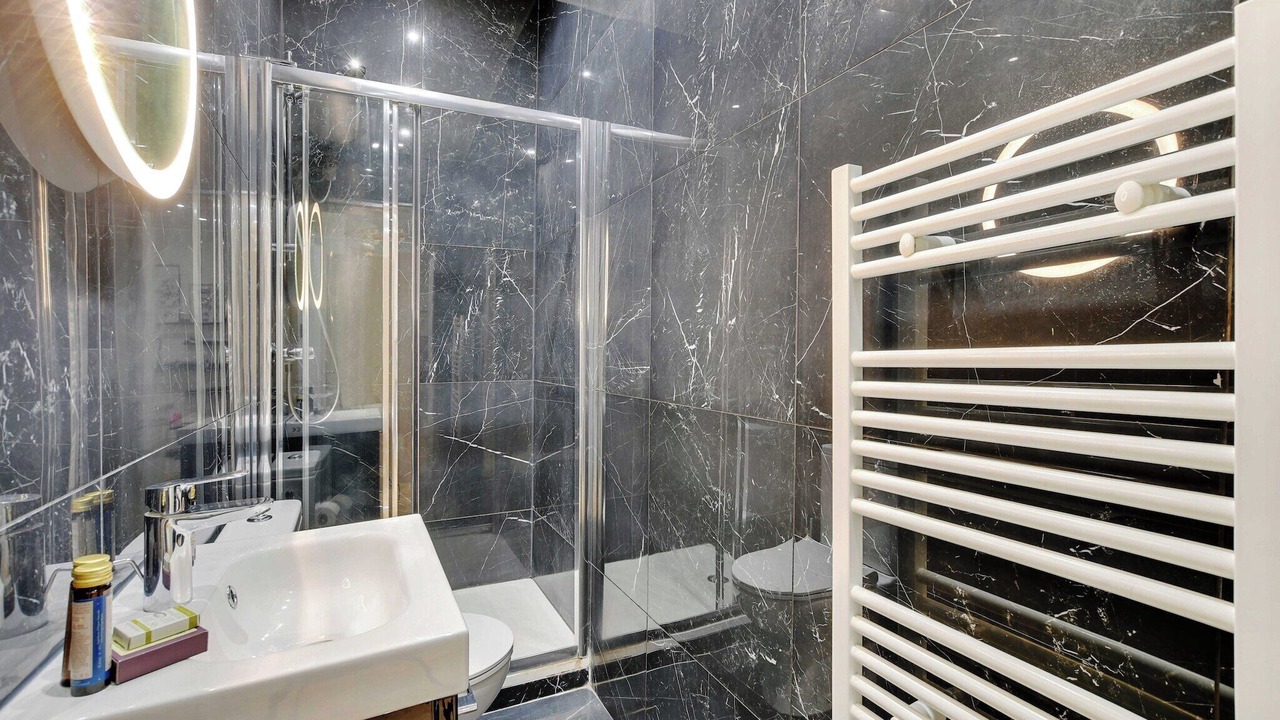 Photo of Bathroom in Quartier du Faubourg-Montmartre