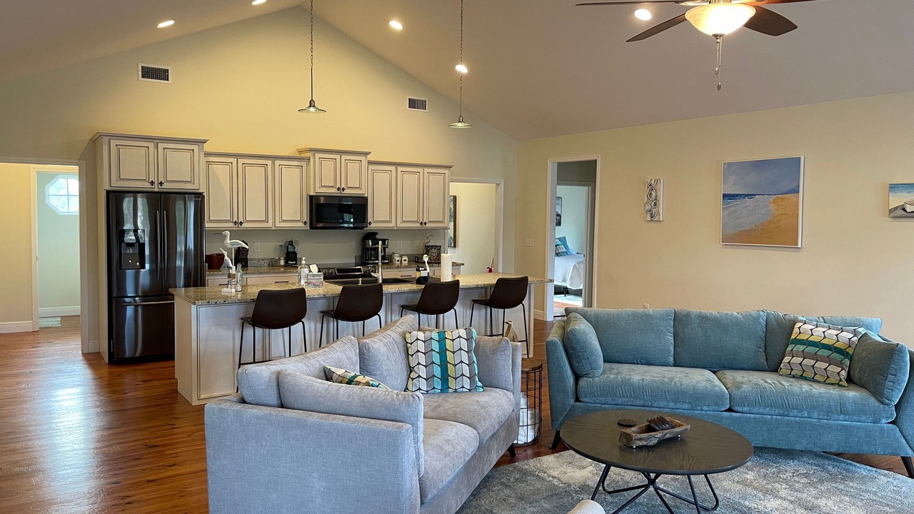 Photo of Livingroom in Henderson Point