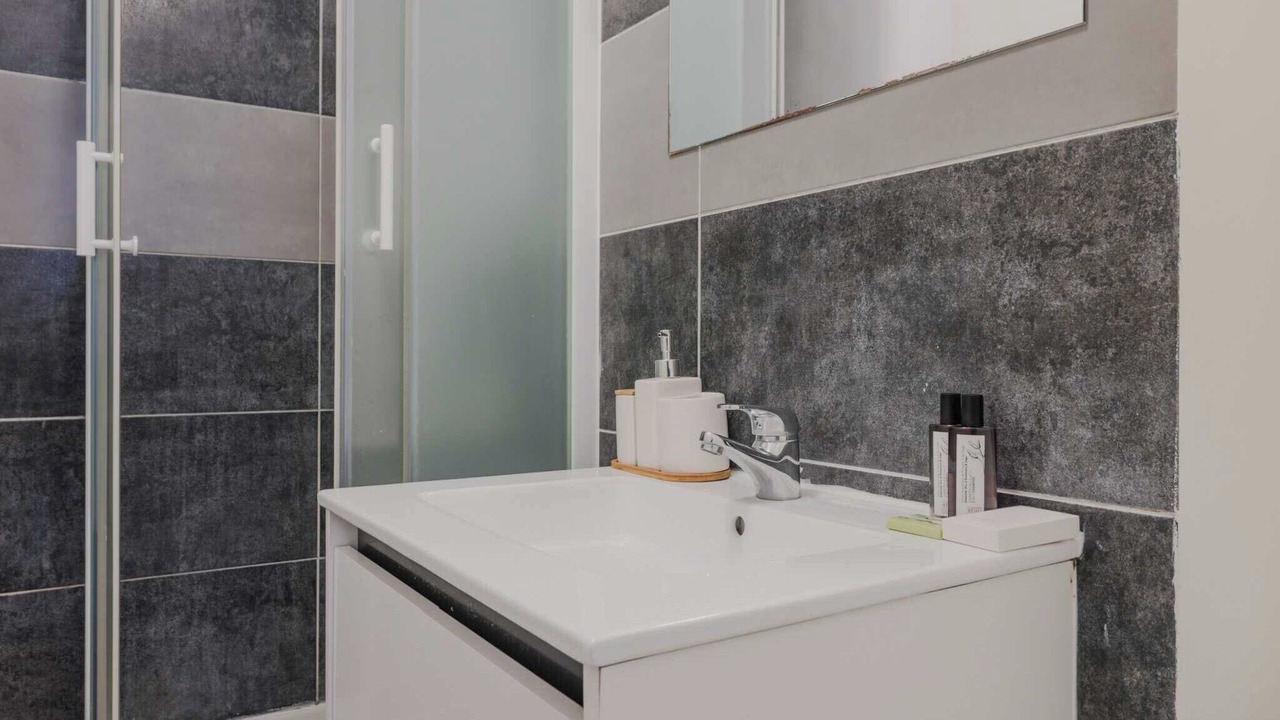 Photo of Bathroom in 17th Arrondissement
