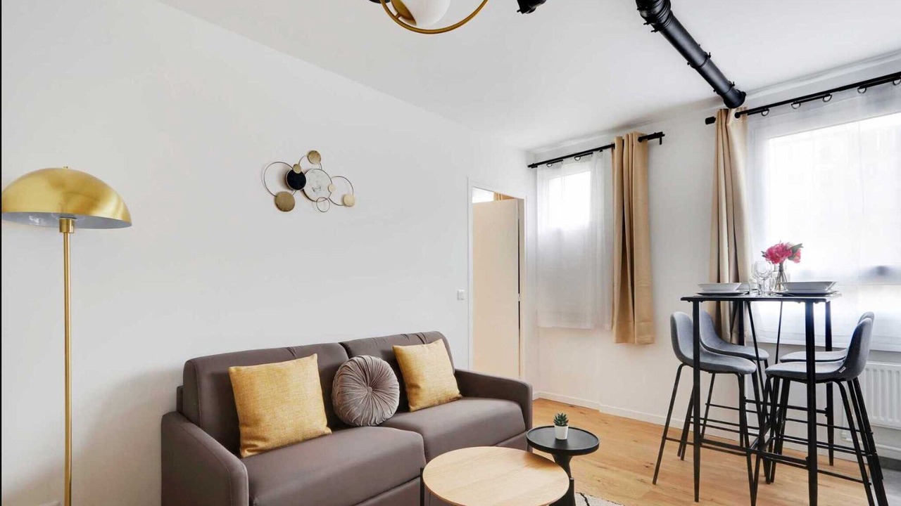 Photo of Livingroom in 15th Arrondissement
