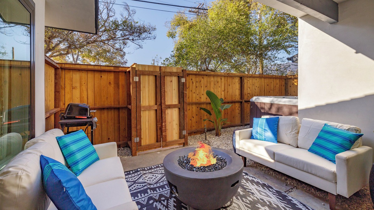 Photo of Patio Balcony in East Beach