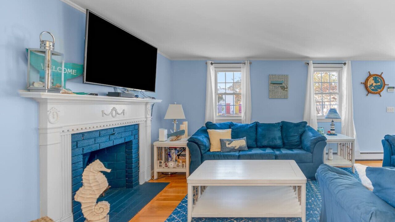 Photo of Livingroom in South Yarmouth