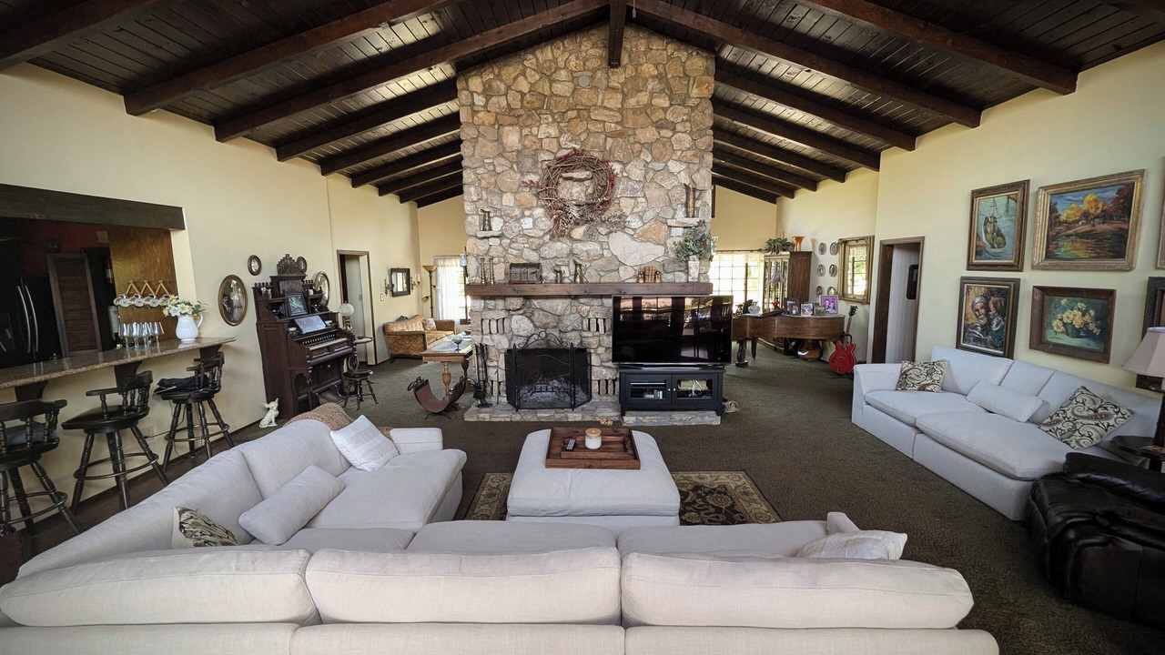 Photo of Livingroom in Fillmore