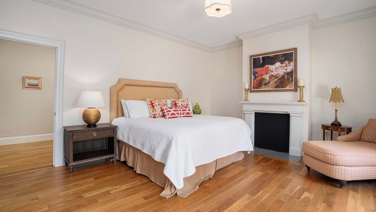 Photo of Bedroom in Bellevue Avenue Historic District