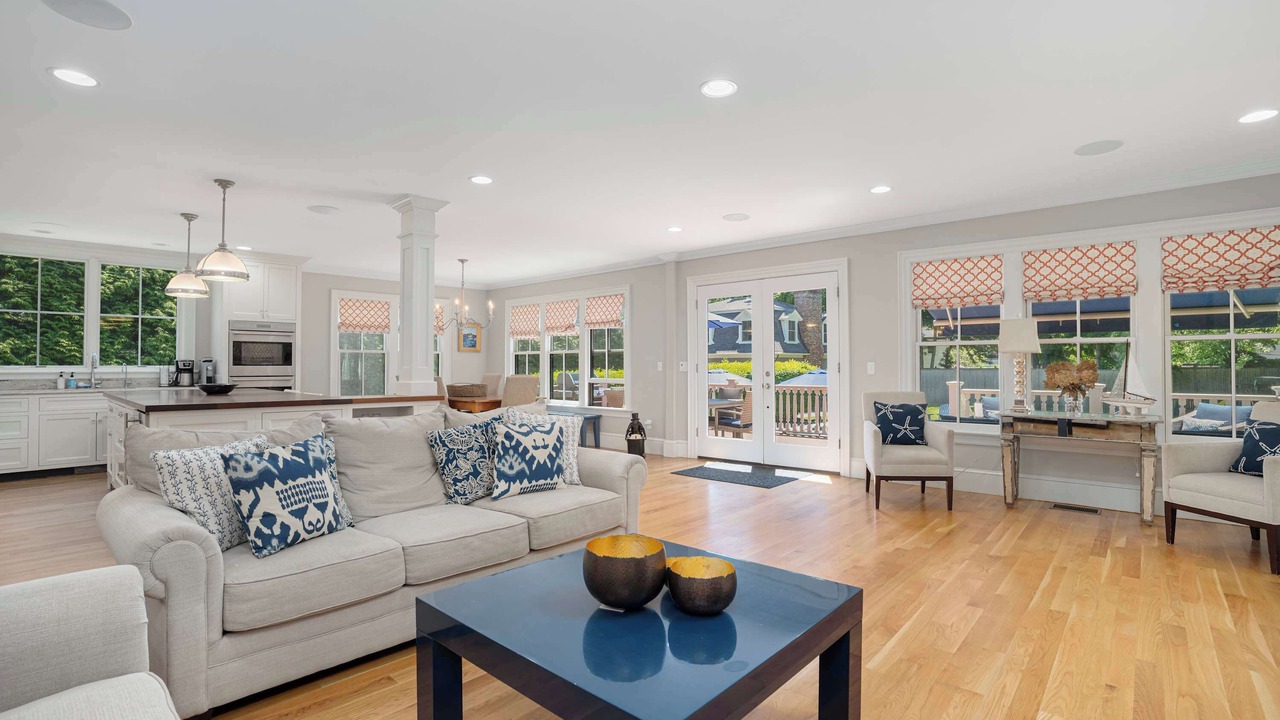 Photo of Livingroom in Bellevue Avenue Historic District