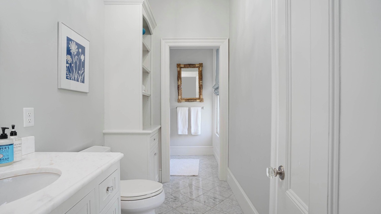 Photo of Bathroom in Bellevue Avenue Historic District