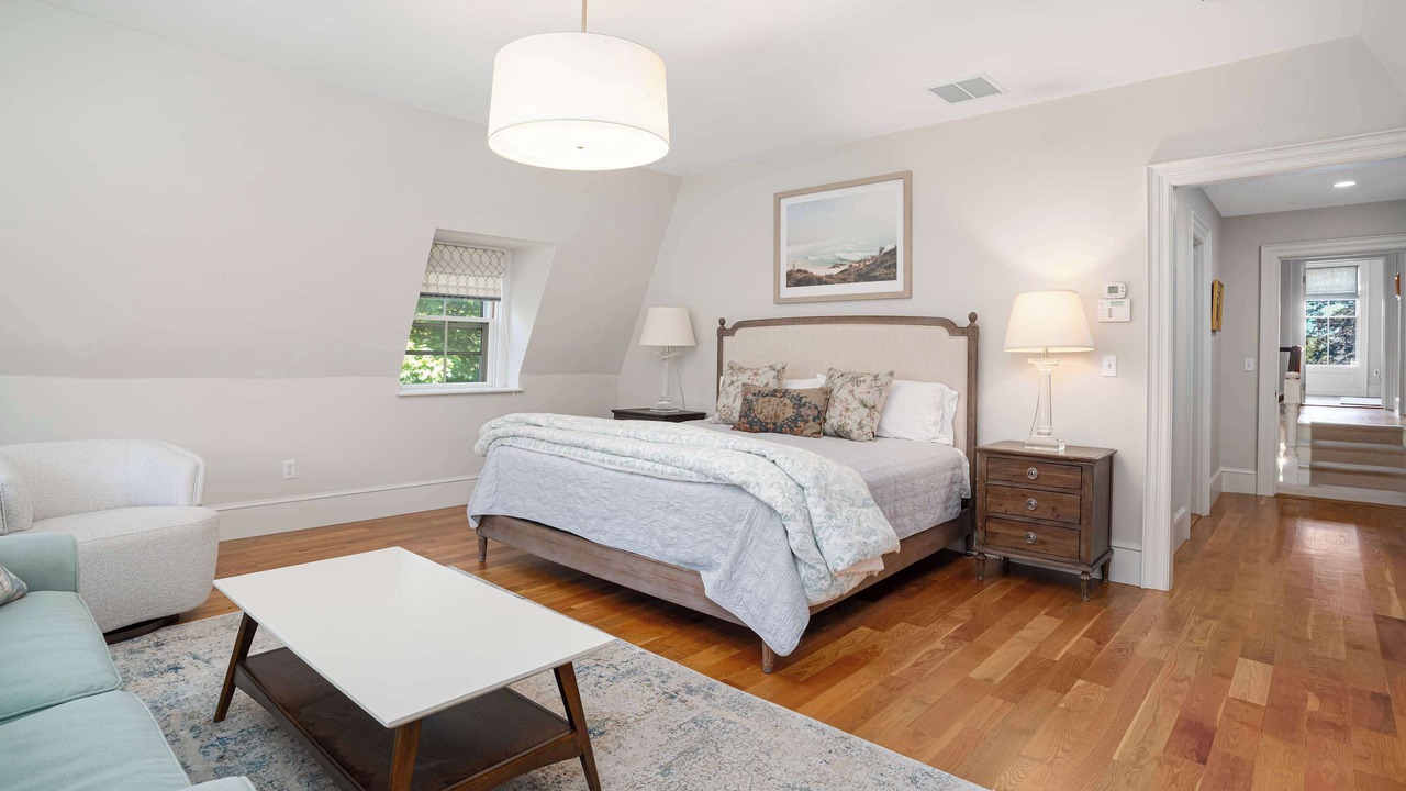 Photo of Bedroom in Bellevue Avenue Historic District