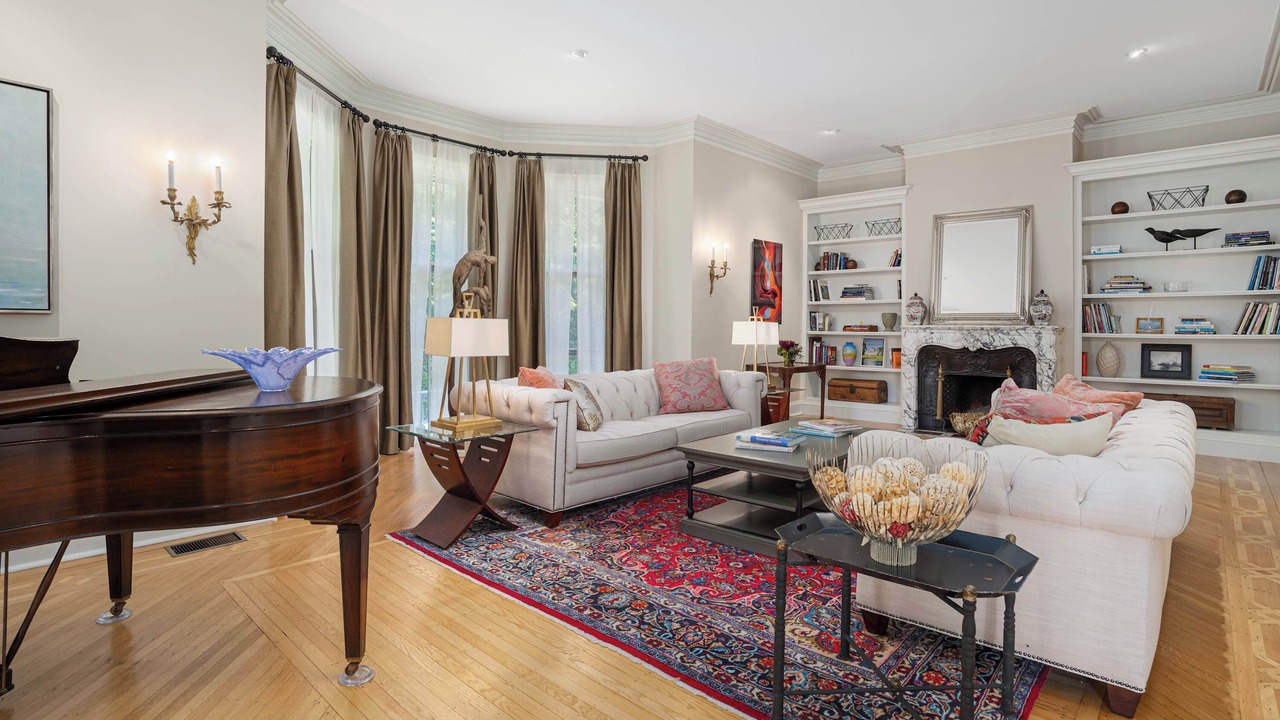 Photo of Others in Bellevue Avenue Historic District