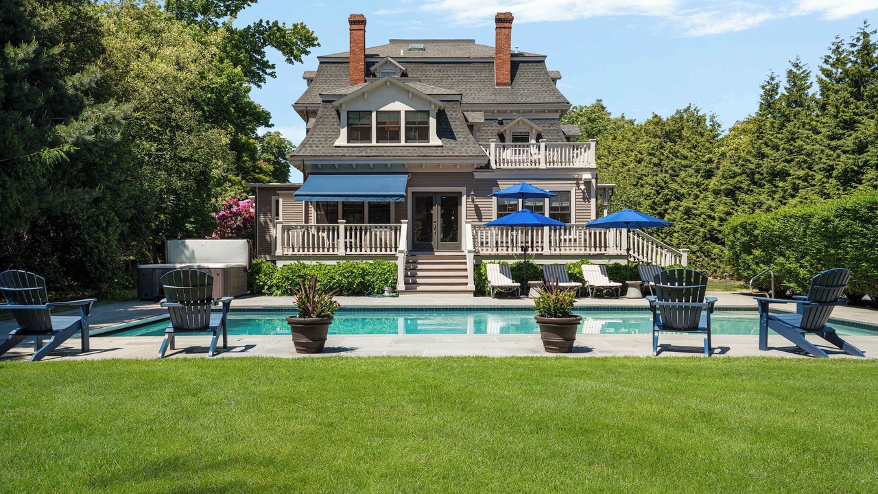 Photo of Outdoor in Bellevue Avenue Historic District
