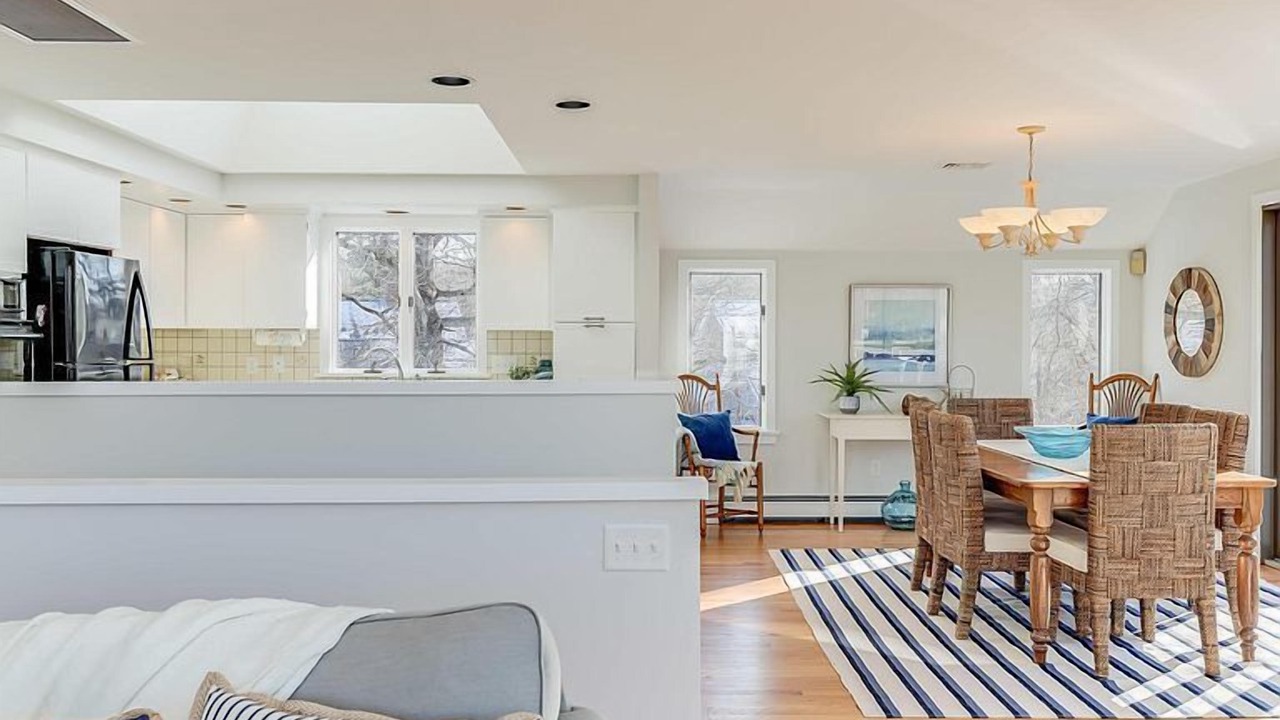 Photo of Livingroom in Dennis