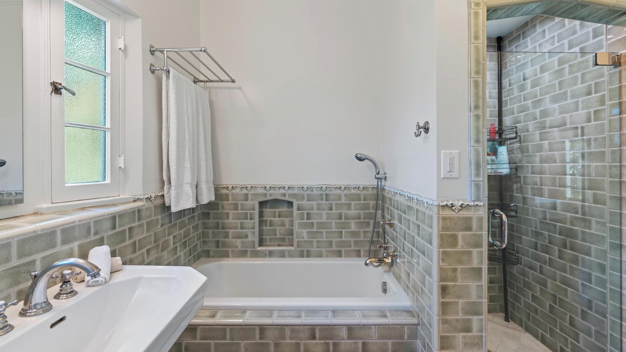 Photo of Bathroom in Beachwood Canyon