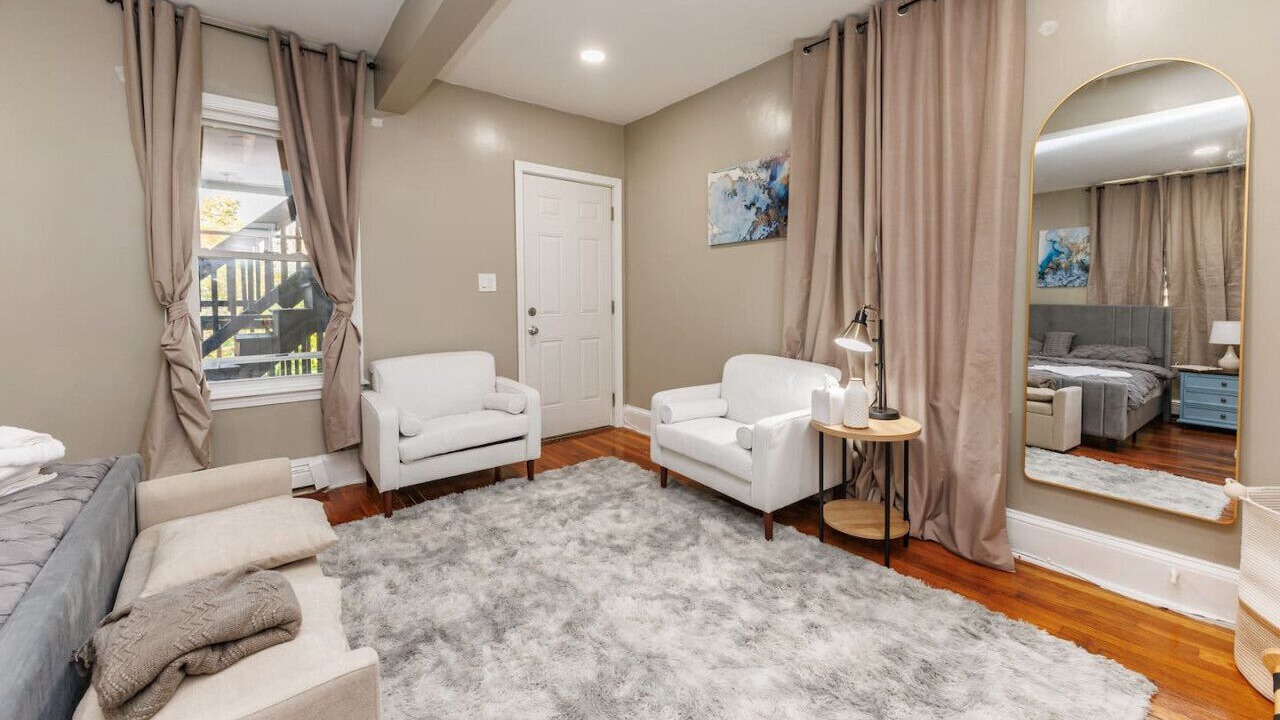 Photo of Bedroom in Roxbury