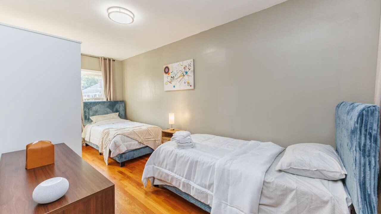 Photo of Bedroom in Roxbury