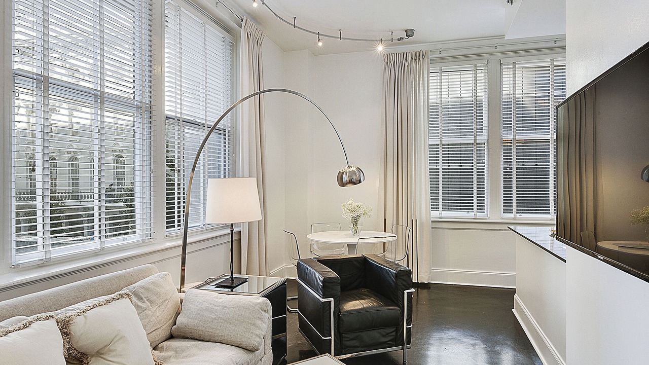 Photo of Livingroom in Central Business District
