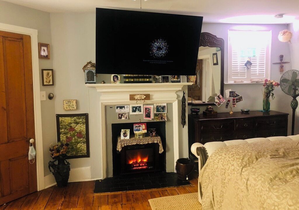 Photo of Bedroom in Historic District