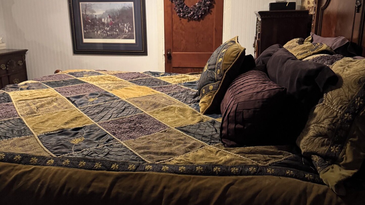Photo of Bedroom in Historic District
