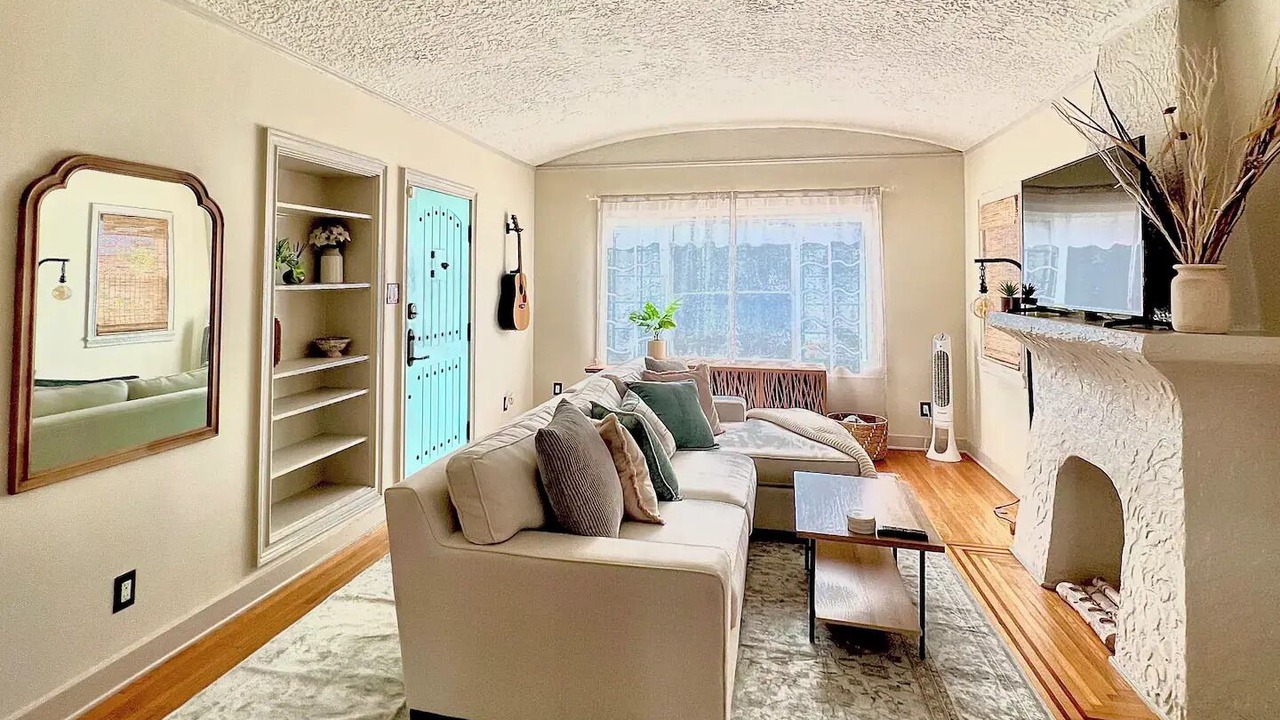 Photo of Livingroom in Eastside