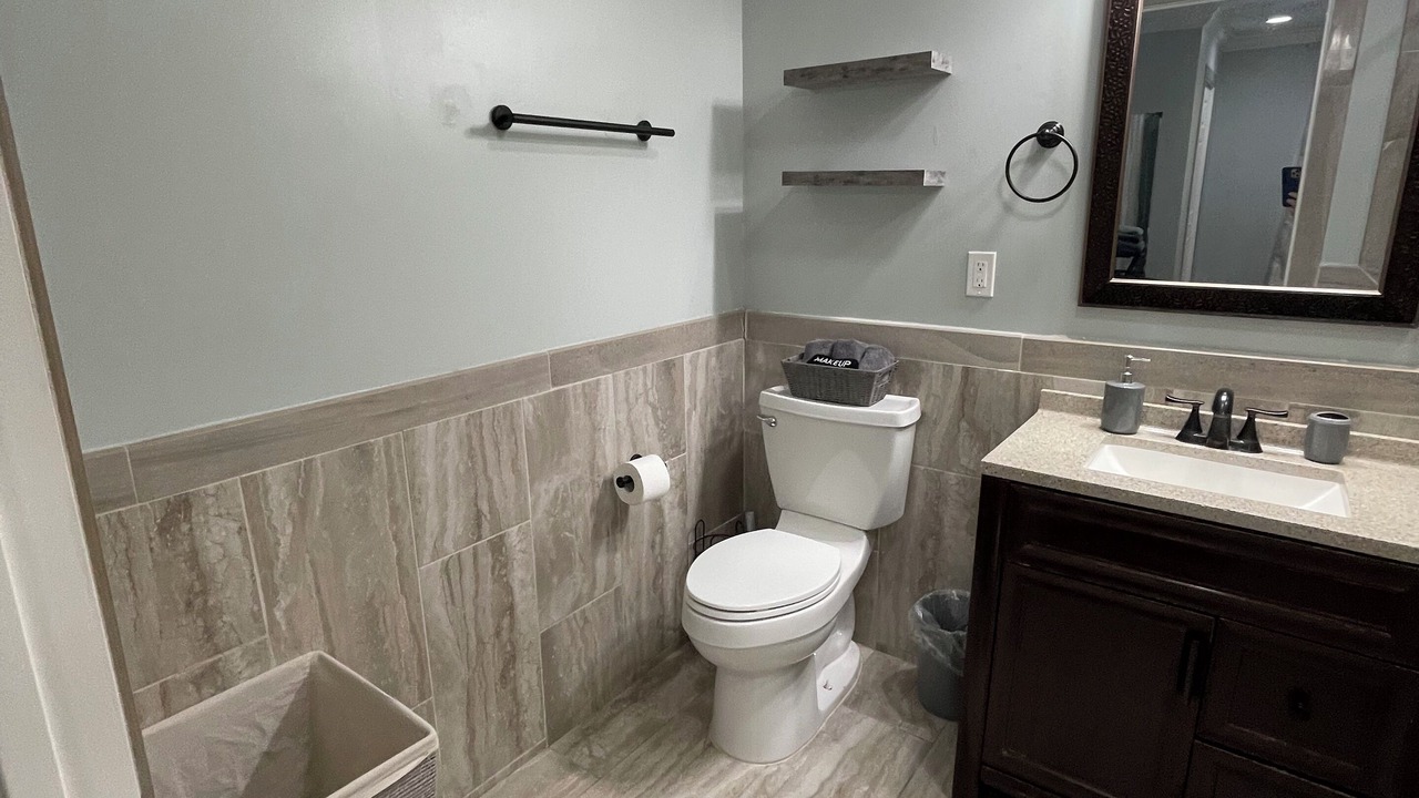 Photo of Bathroom in Old Jefferson
