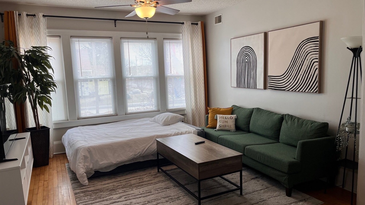 Photo of Bedroom in Summit - University