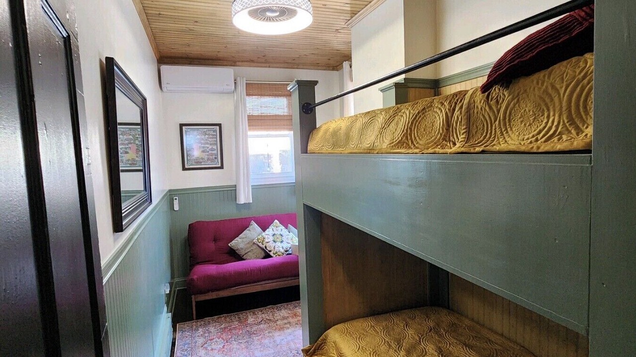 Photo of Bedroom in Newark