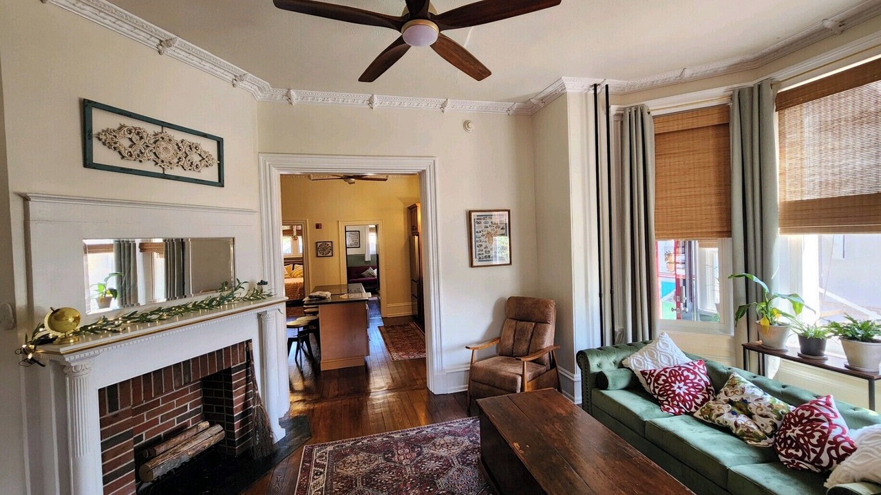 Photo of Livingroom in Newark