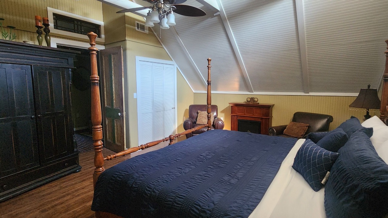 Photo of Bedroom in Waveland