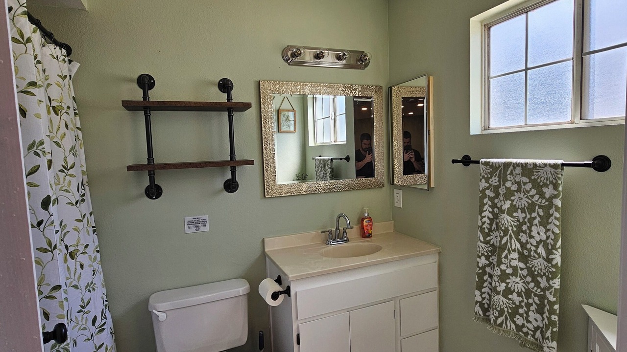 Photo of Bathroom in Rosedale